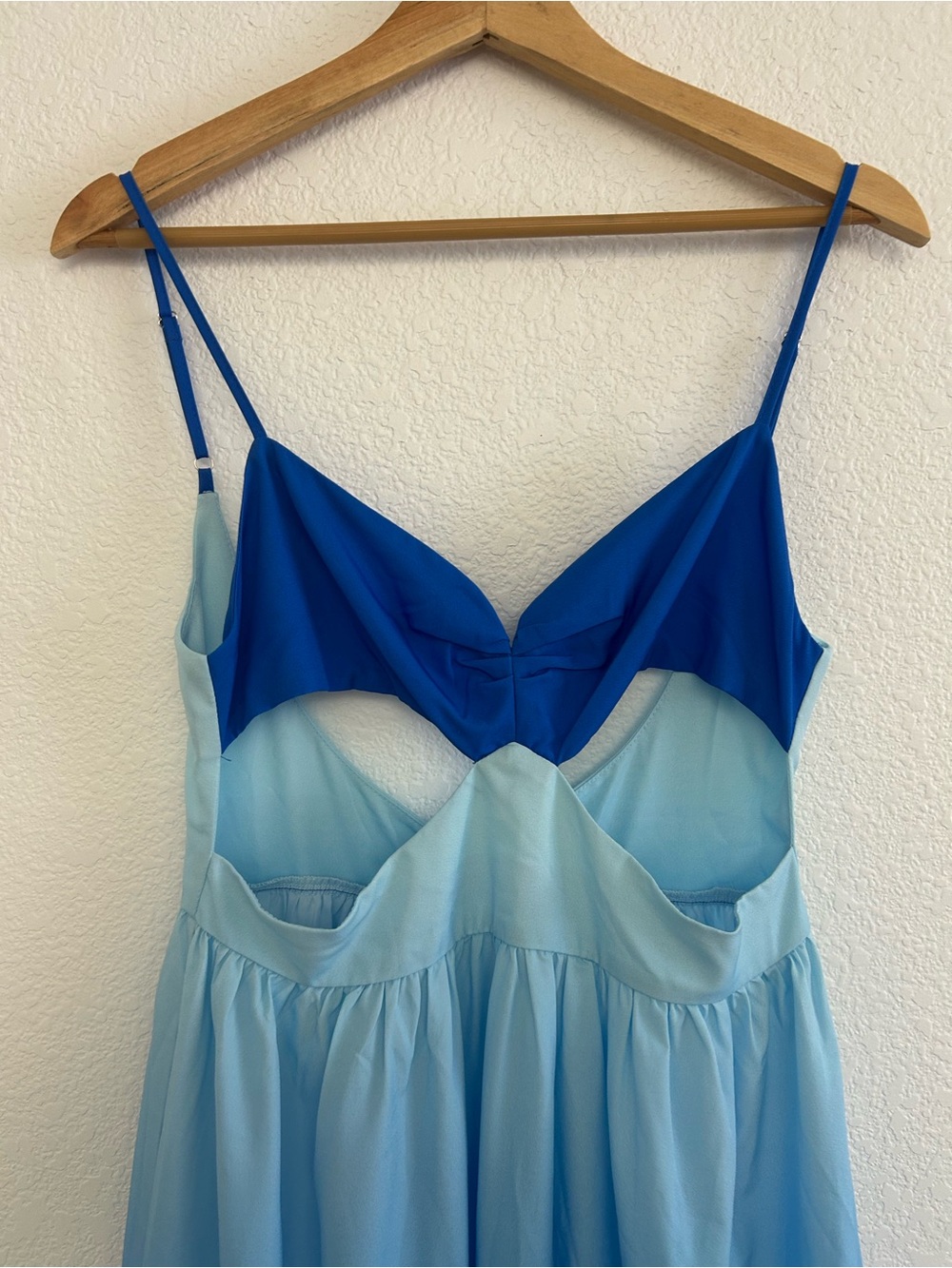 COMMENSE Sz M Backless Cutout Cami Maxi Dress OMBRÉ BLUE LIGHTWEIGHT - Picture 6 of 13